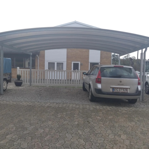 Dobbelt carport med plads til to køretøjer