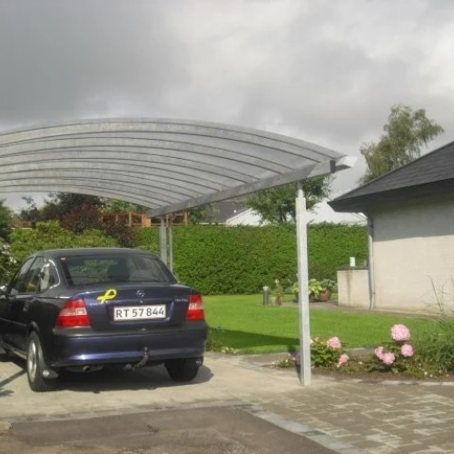 Enkelt carport i galvaniseret stål