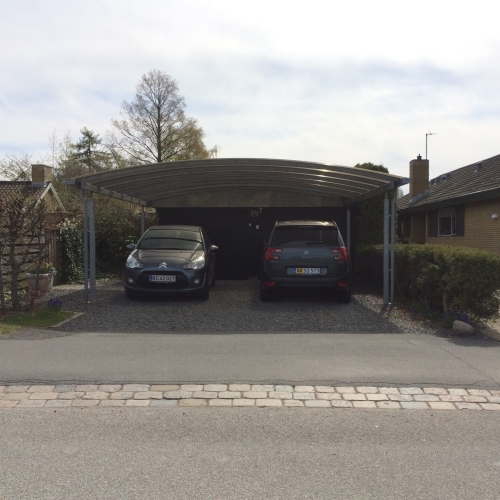 Dobbelt carport i stål med plads til to biler