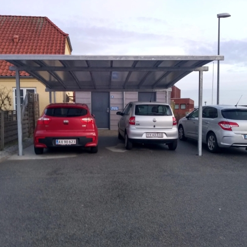 Moderne dobbelt carport med fladt tag