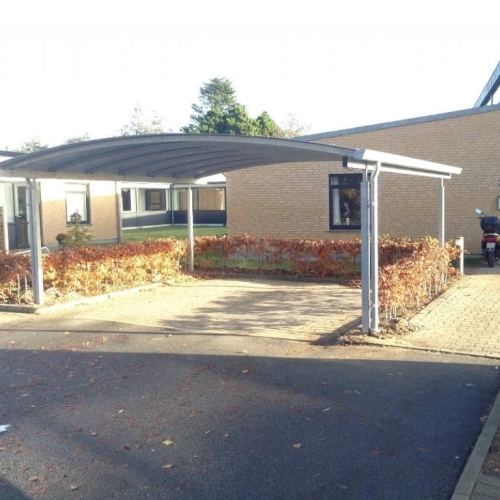 Dobbelt carport ved boligområde i Hjørring