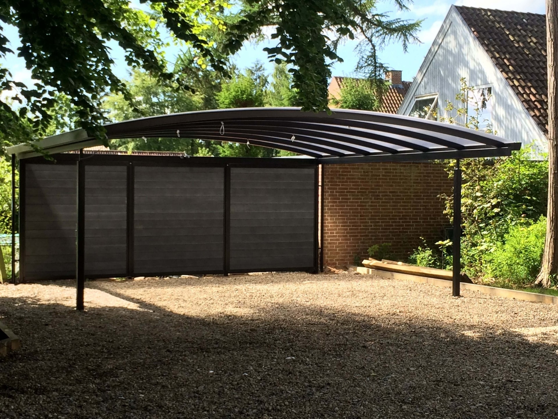 Carport i stål leveret i Nordsjælland, København, Aalborg, Kolding og Silkeborg – dansk produceret i høj kvalitet.
